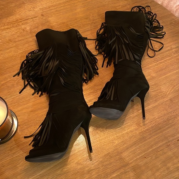 Women’s Gucci Fringe Boots - Picture 6 of 8